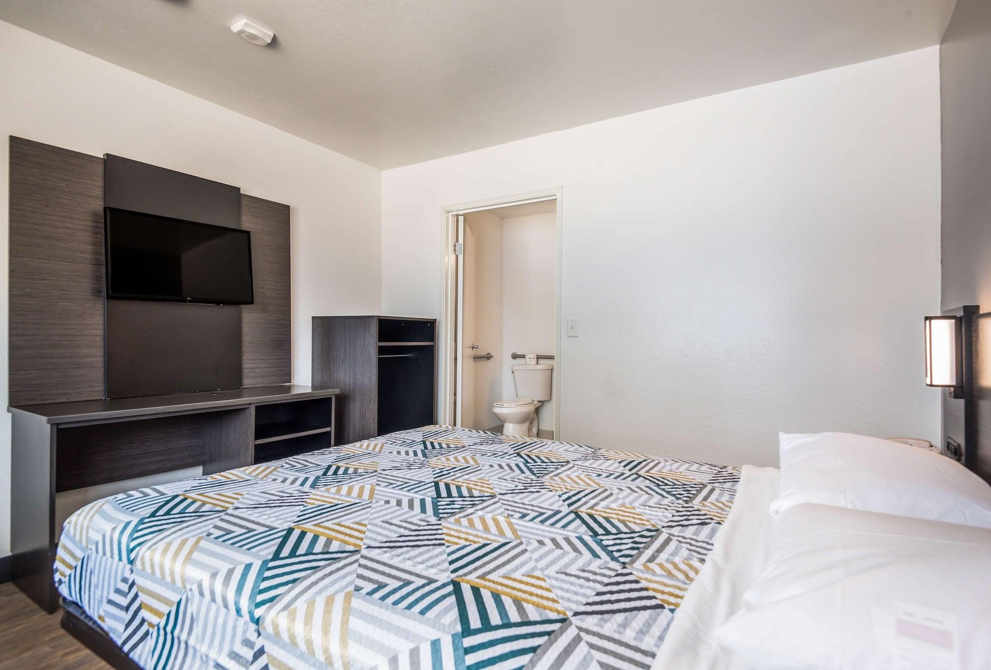 Hotel 6-college Station, Tx - Bryan 2*