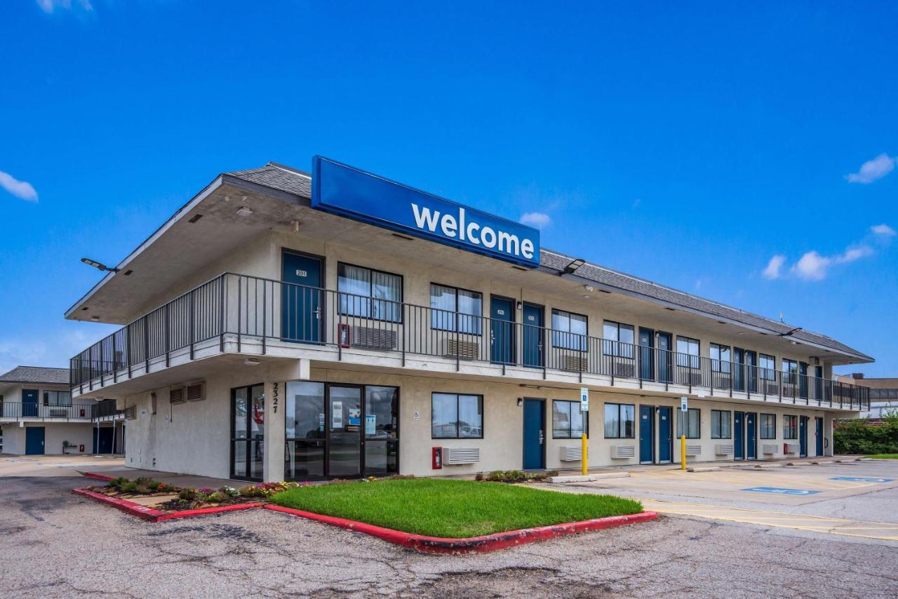 Hotel 6-college Station, Tx - Bryan 2*